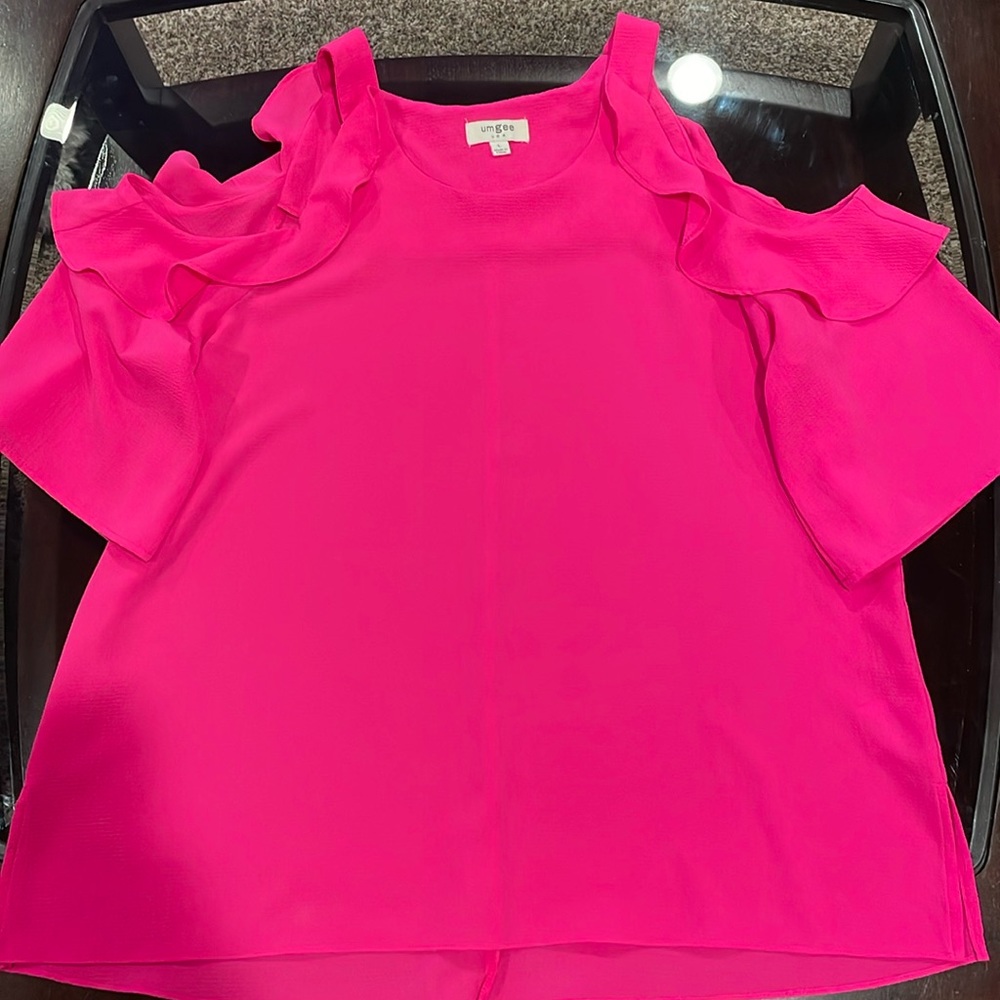 Umgee Womens Ruffle Cold Shoulder Top Size L EUC Pink